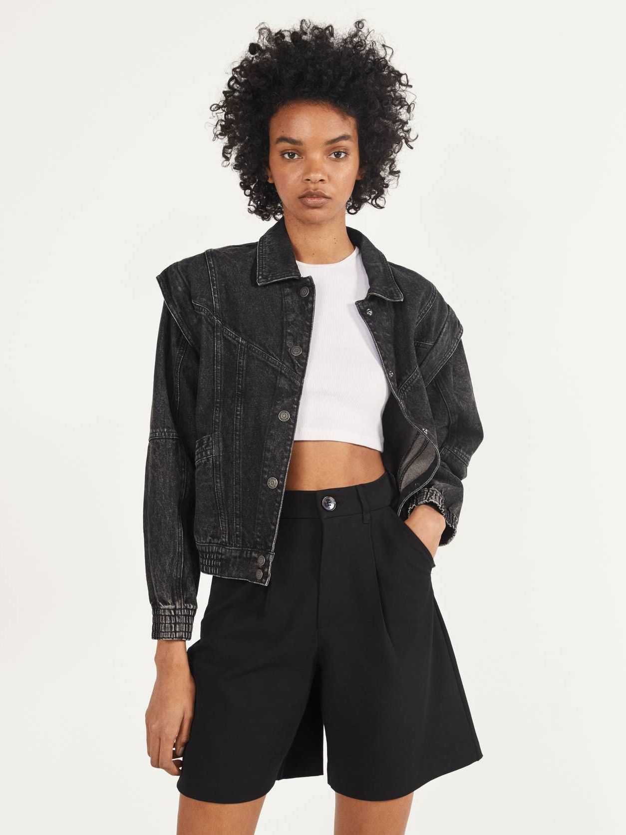 

Джинсовая куртка Bershka 1113/590/800 XS Черный джинс
