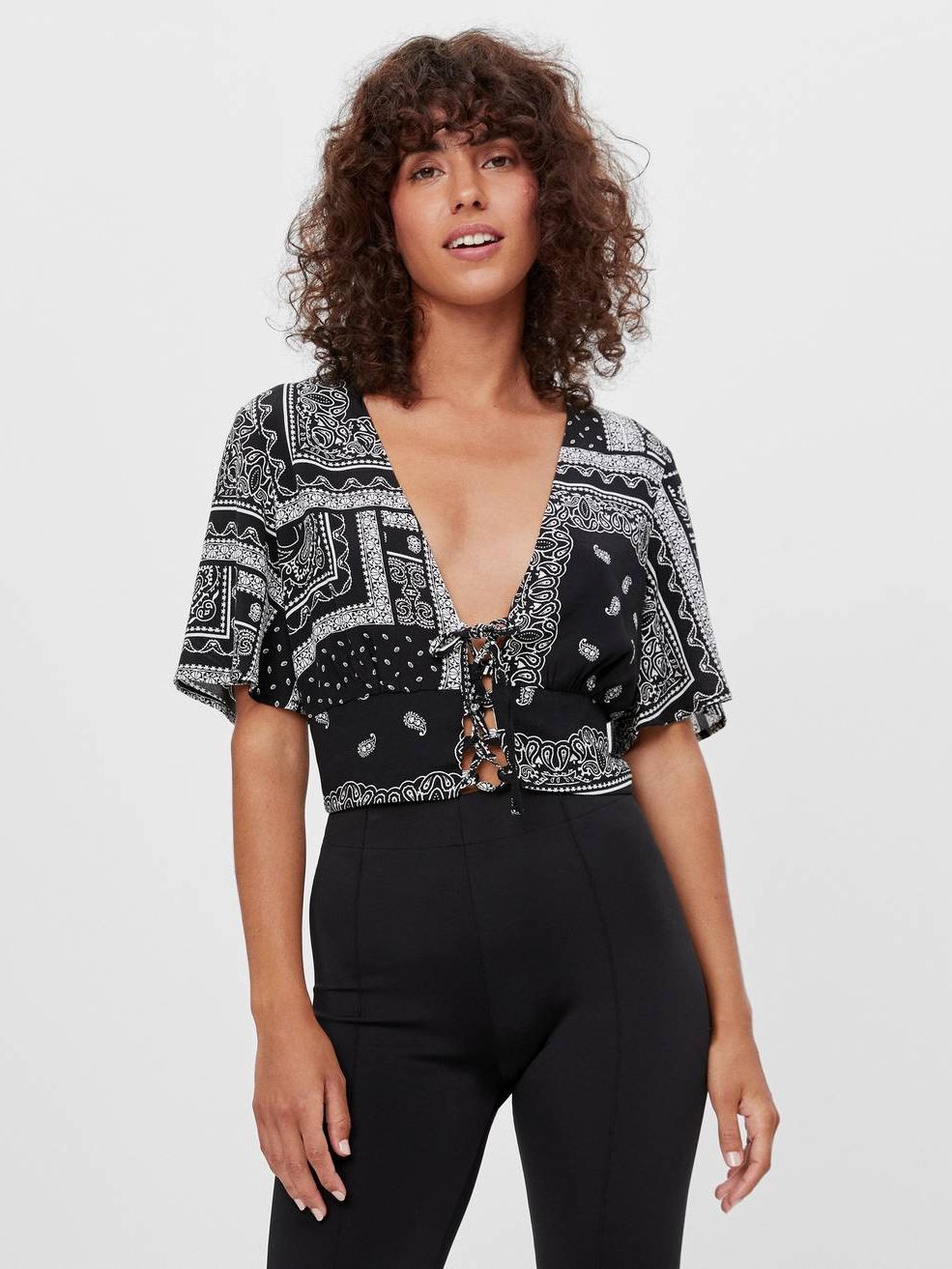 

Блузка Bershka 5795/168/800  Черная, Блузка Bershka 5795/168/800 XS Черная