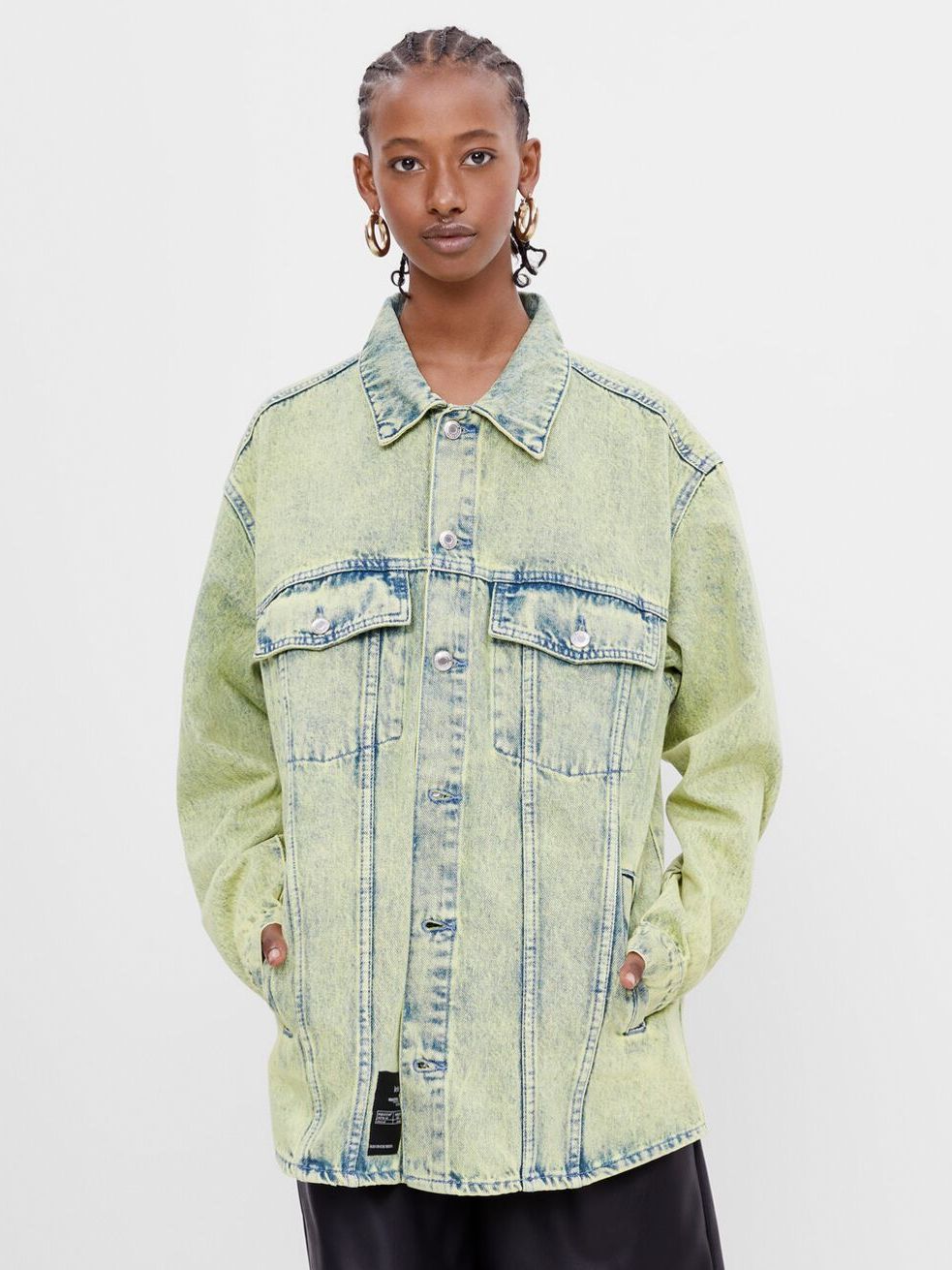 

Джинсовая куртка Bershka 6163/335/566 XS Синяя с желтым