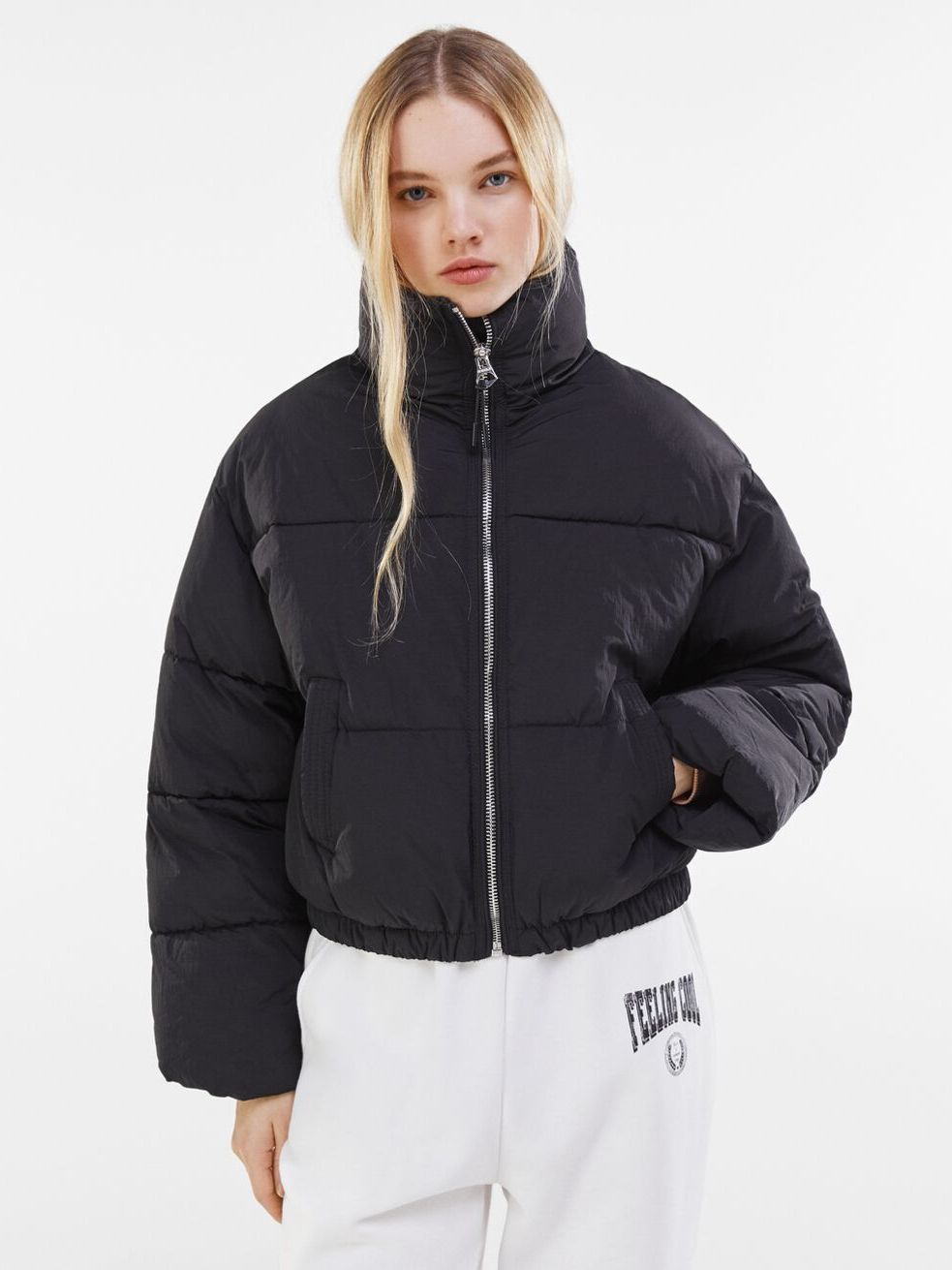 

Куртка Bershka 6279/551/800 M Черная