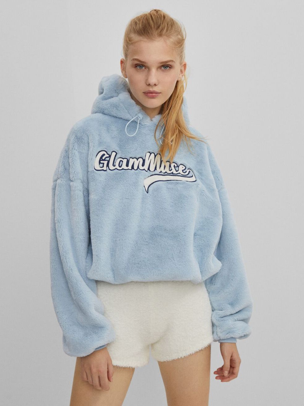 

Худи Bershka 6814/405/406 S Голубое