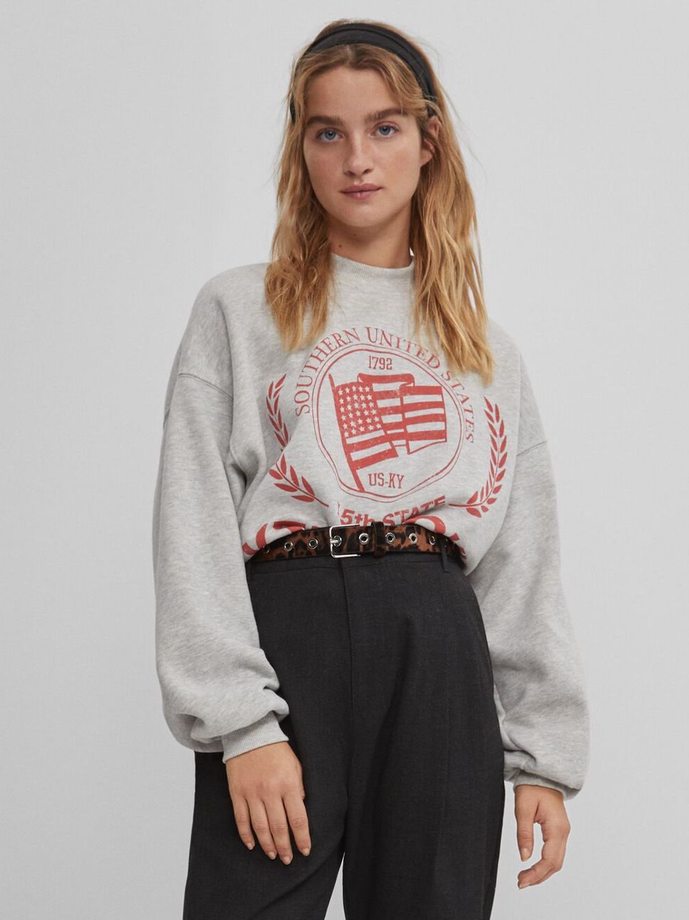 

Свитшот Bershka 6854/167/812 M Светло-серый