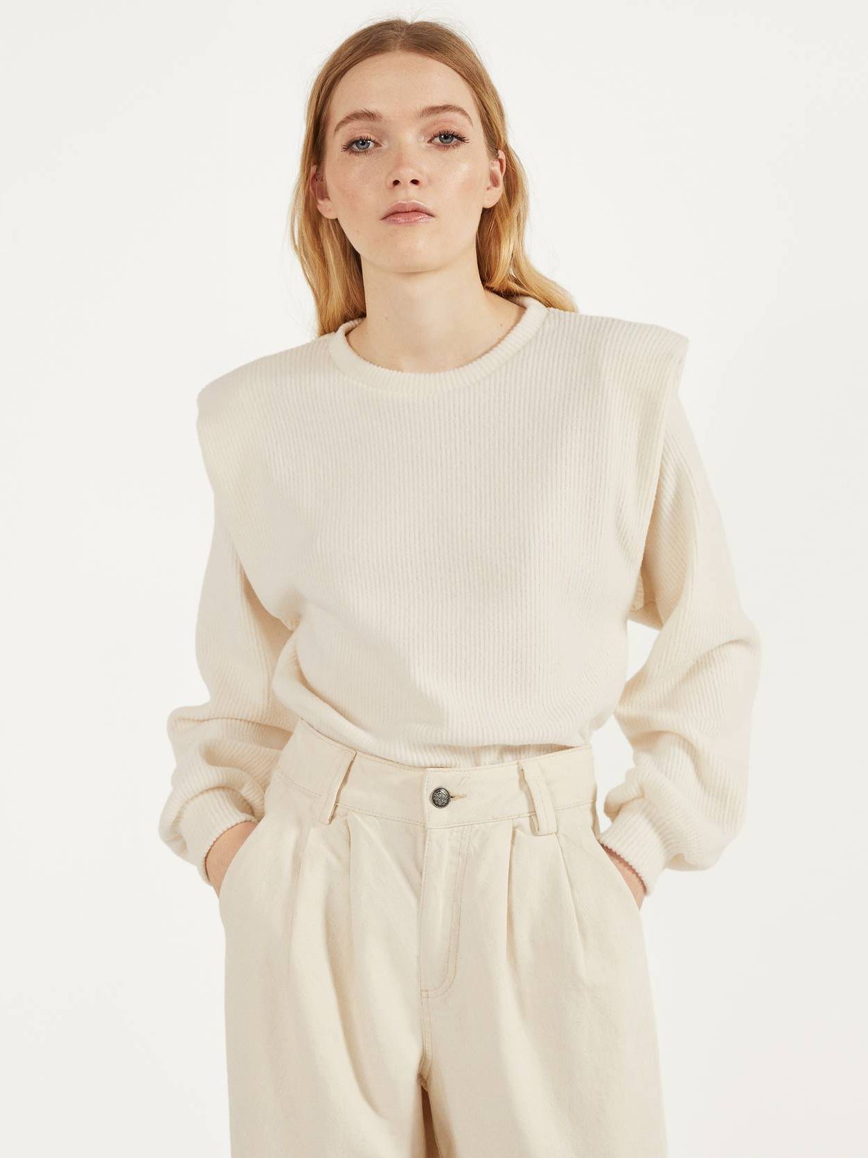 

Джемпер Bershka 1673/381/251 M Молочный