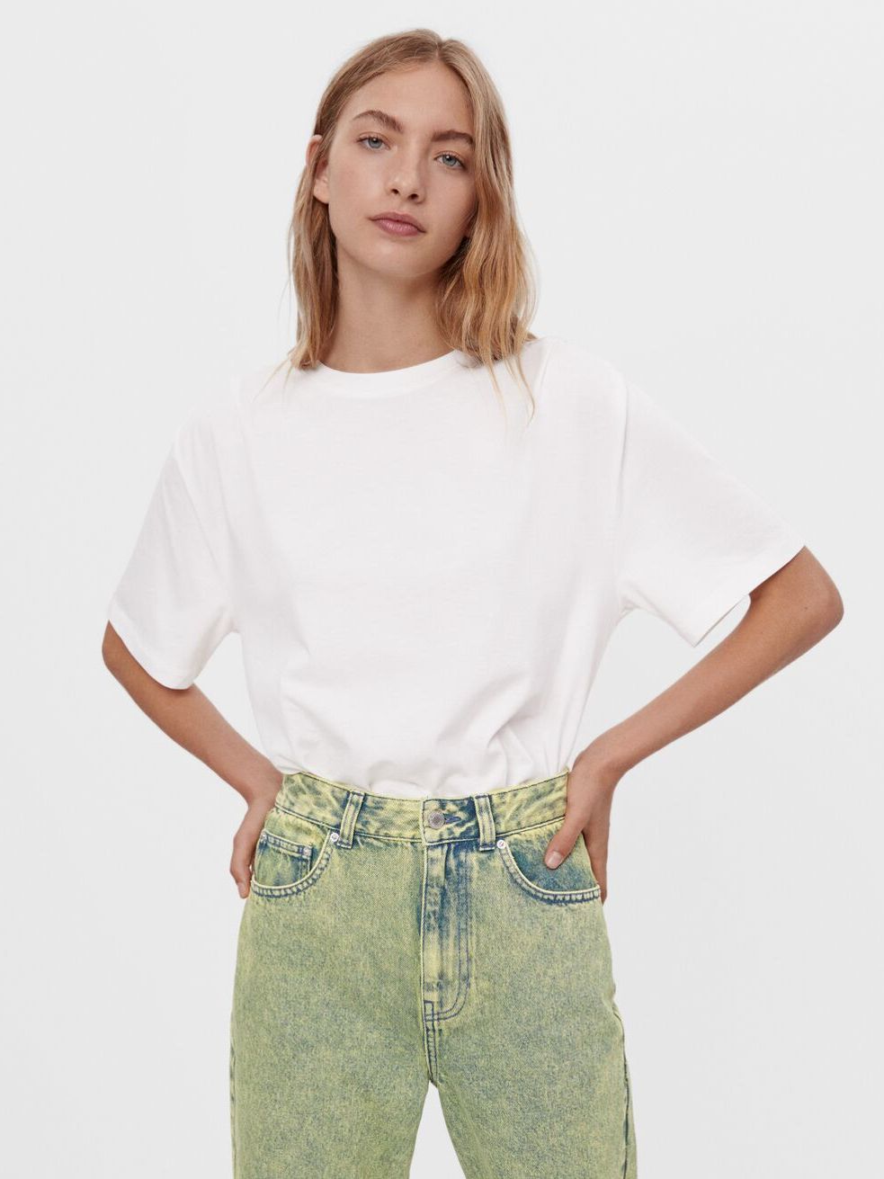 

Футболка Bershka 7325/538/250 L Молочная