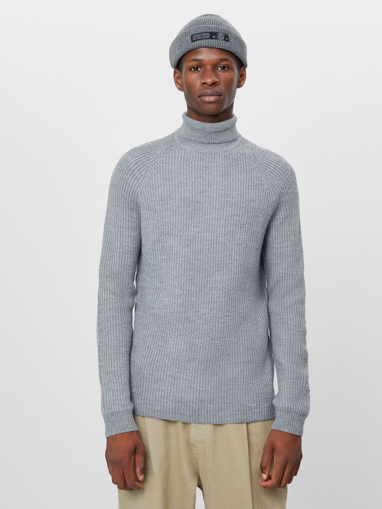

Свитер Bershka 7157/623/802 M Серый