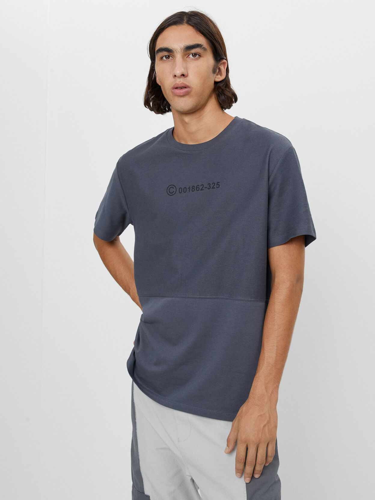 

Футболка Bershka 7813/580/818 M Графитовая