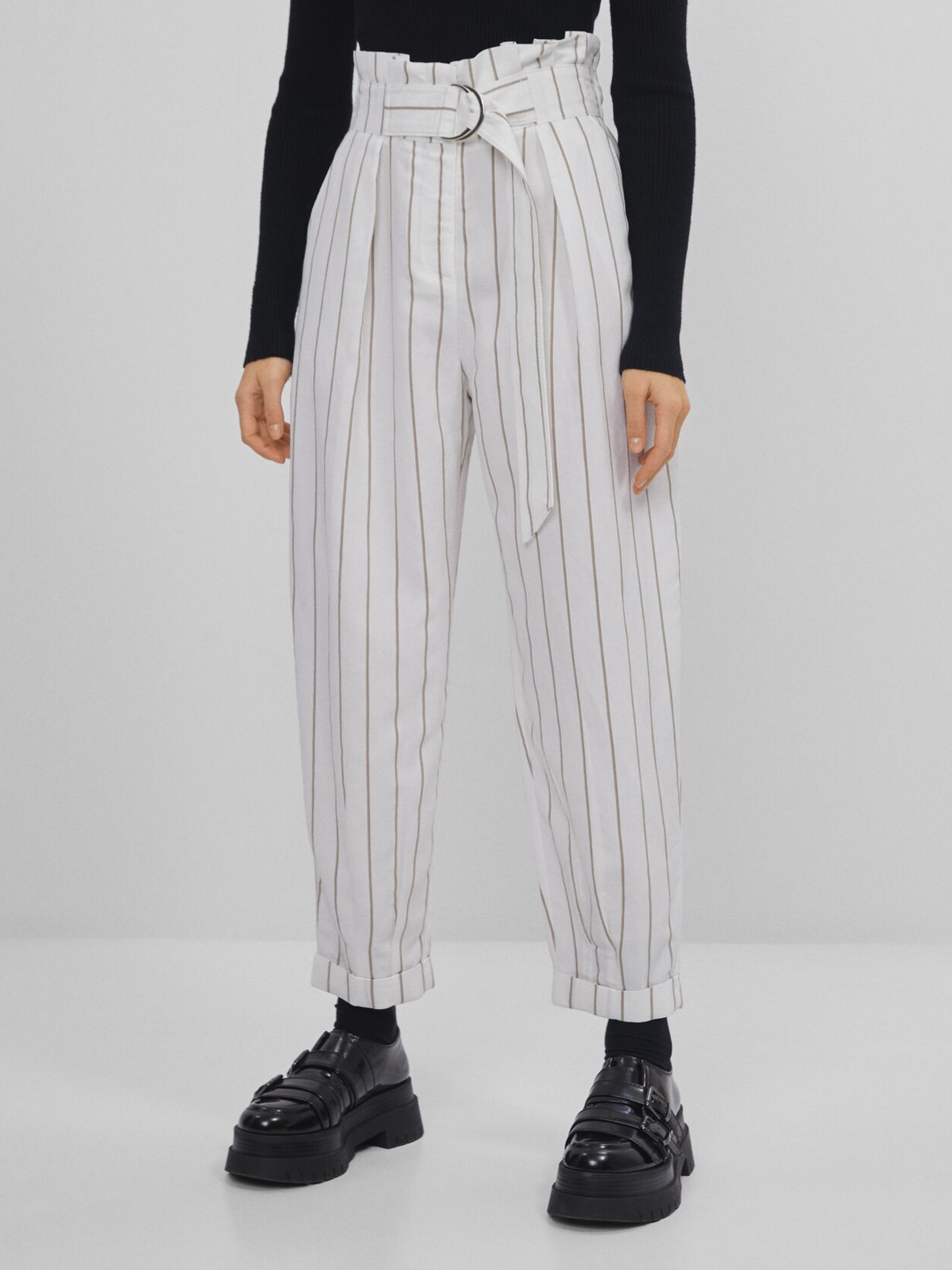 

Брюки Bershka 0055/168/251  Белые, Брюки Bershka 0055/168/251 38 Белые