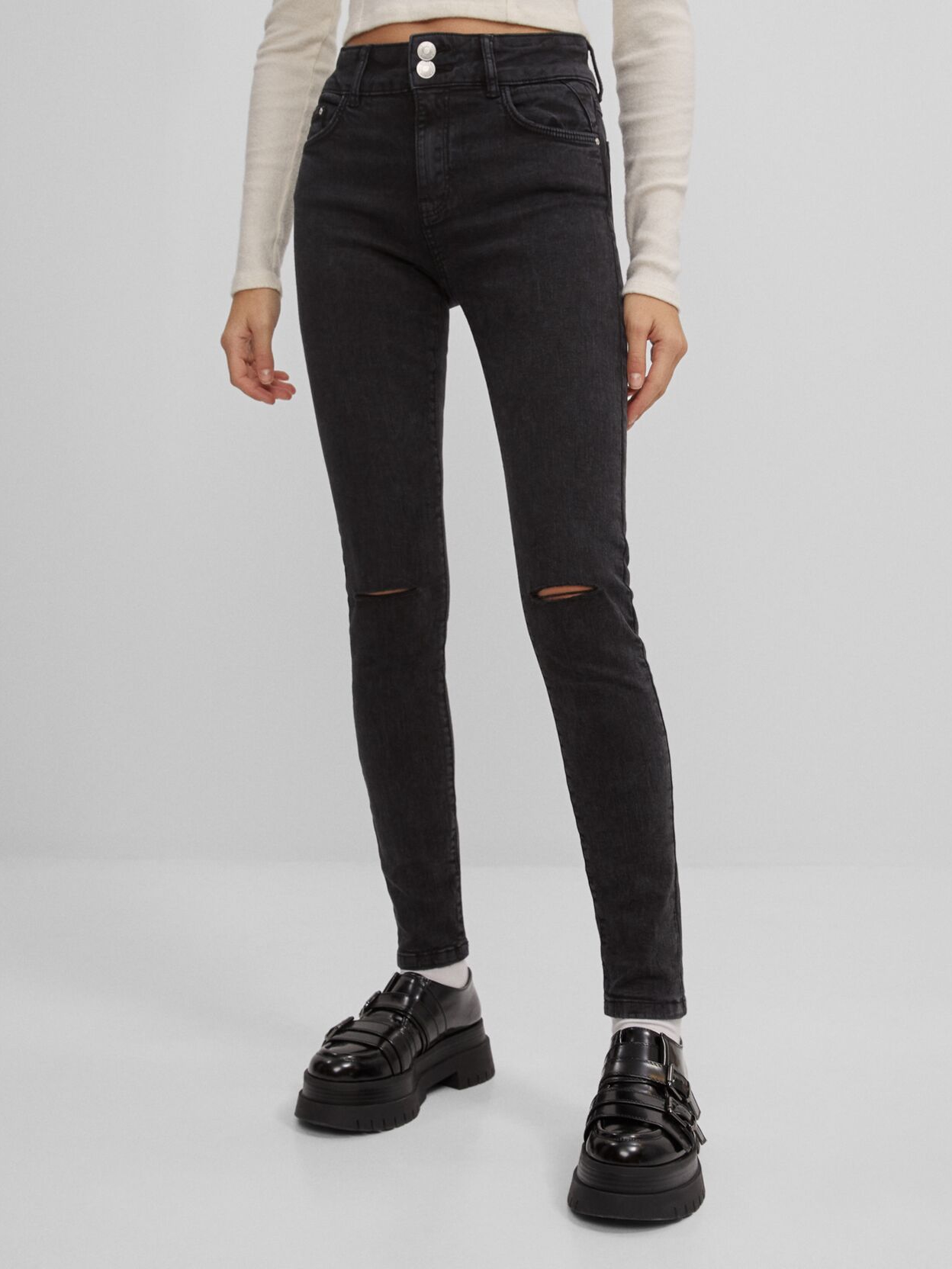 

Джинсы Bershka 5216/777/800 34 Черный джинс