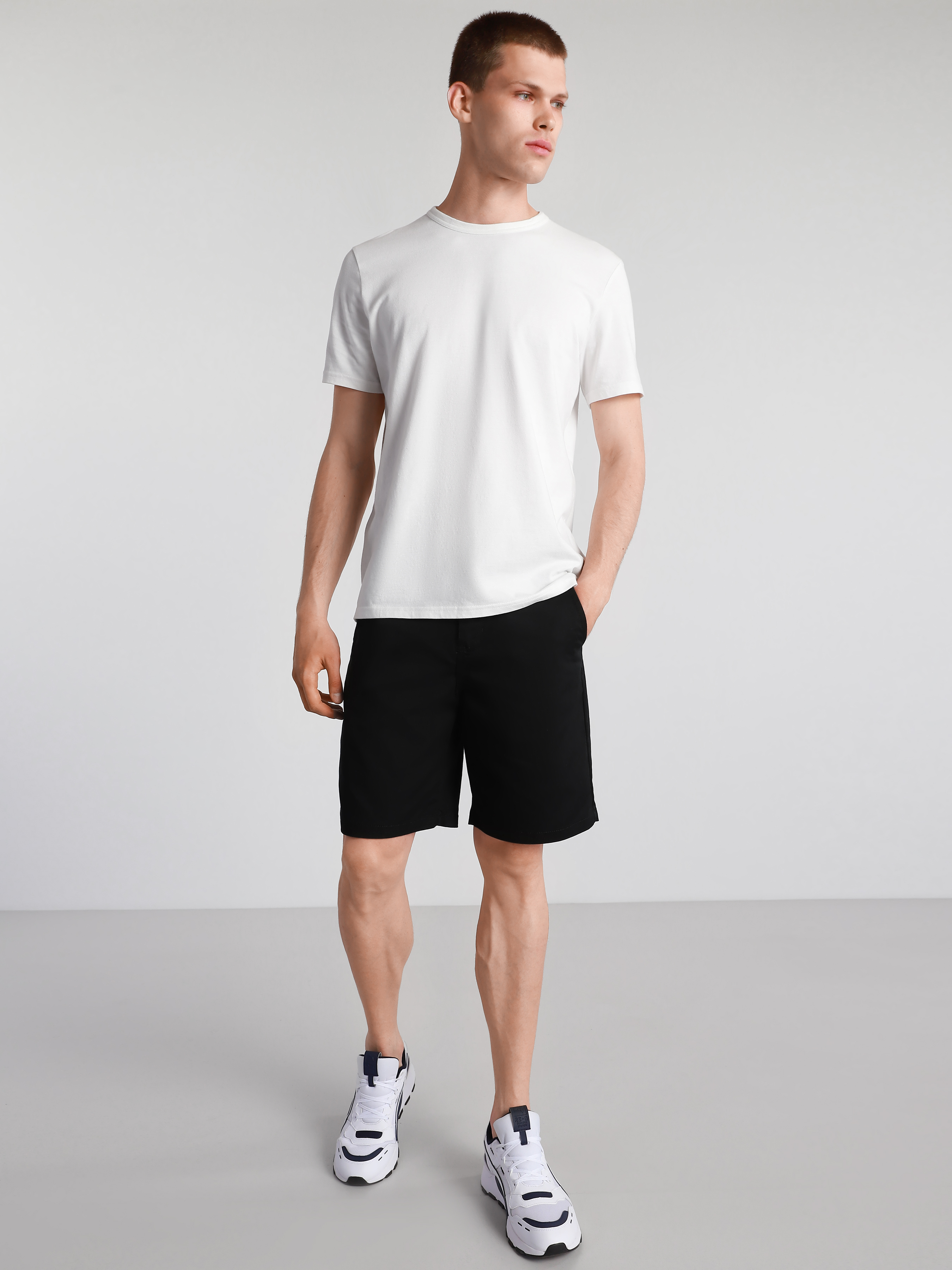 

Шорты Vans V1185 34 Черные