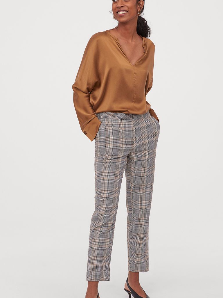 

Брюки H&M 060708311_yellowwhite  Серые с желтым, Брюки H&M 060708311_yellowwhite 34 Серые с желтым