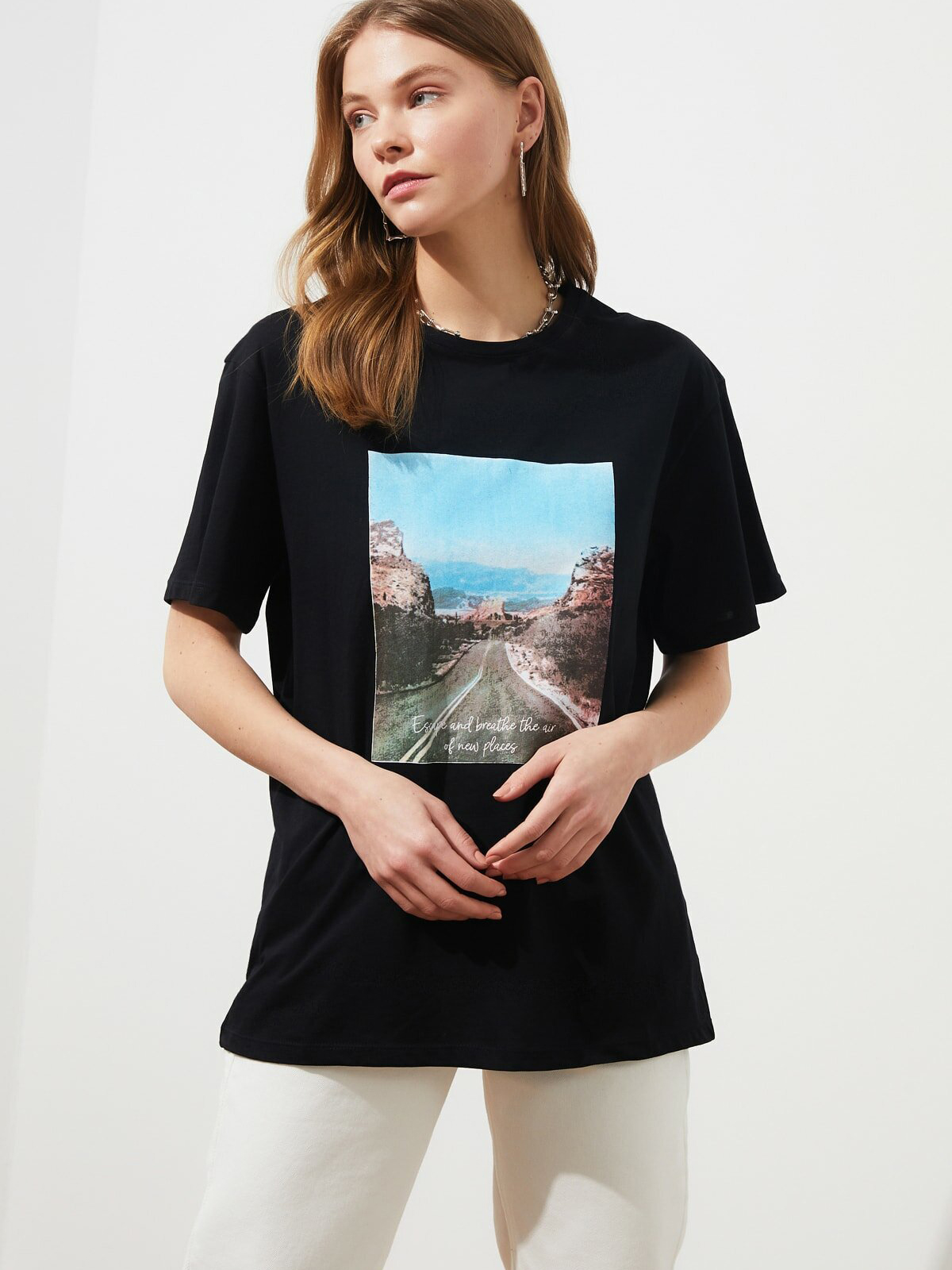 

Футболка Trendyol TWOSS21TS1108-09 / Siyah, Футболка Trendyol TWOSS21TS1108-09 M/L Siyah