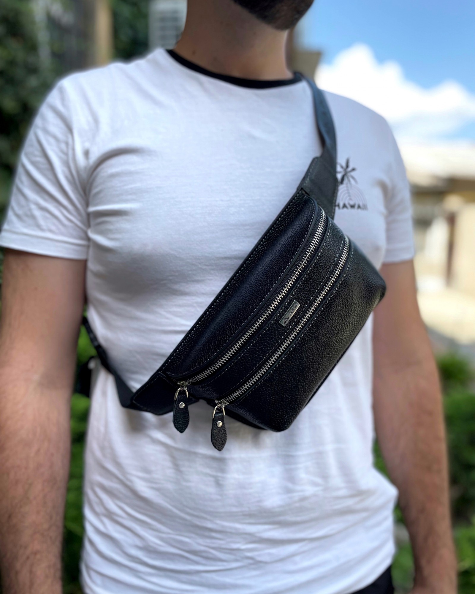 

Мужская кожаная сумка - бананка 22 15 7 см. Magicbag