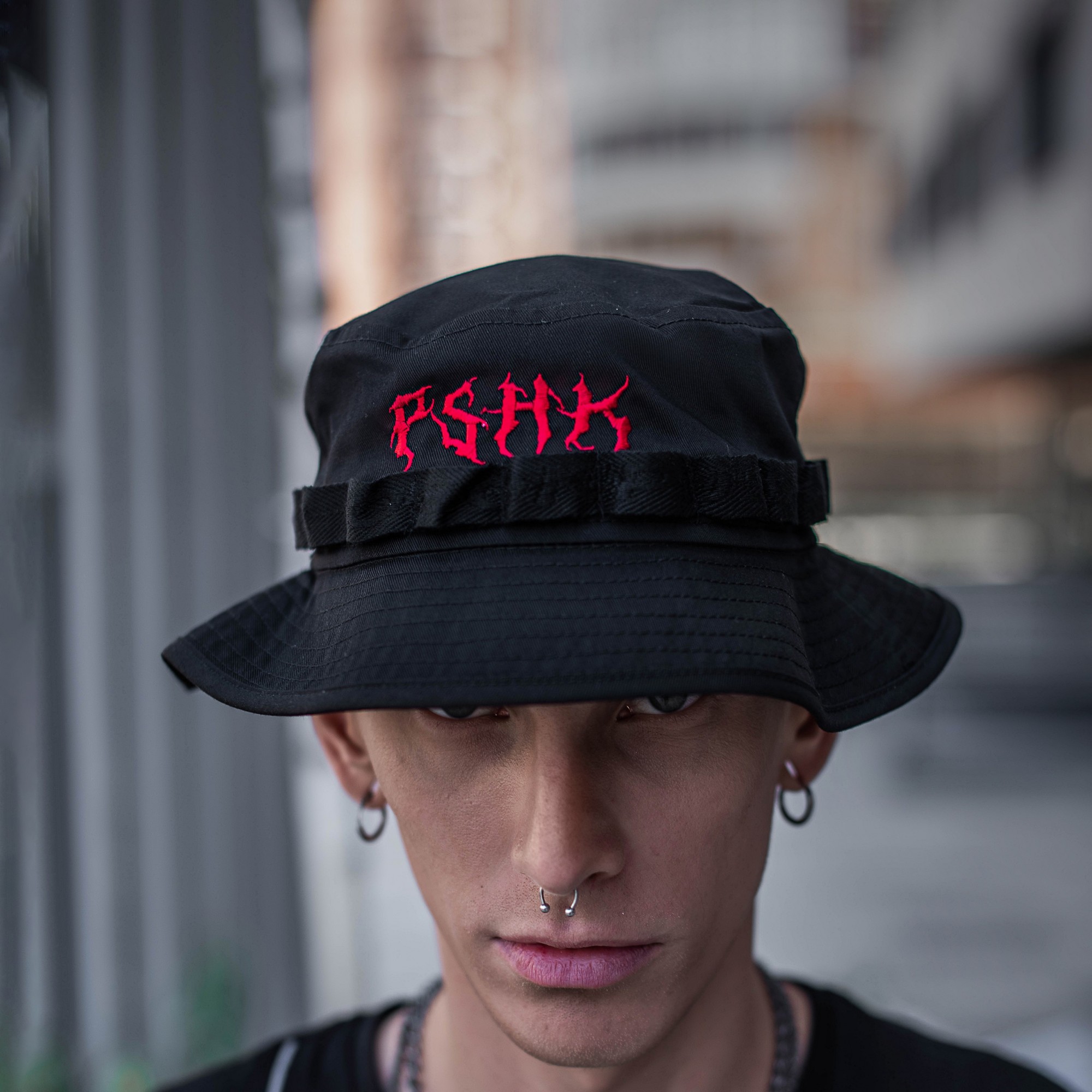 

Панама унисекс Over Drive Gata черная со стропой