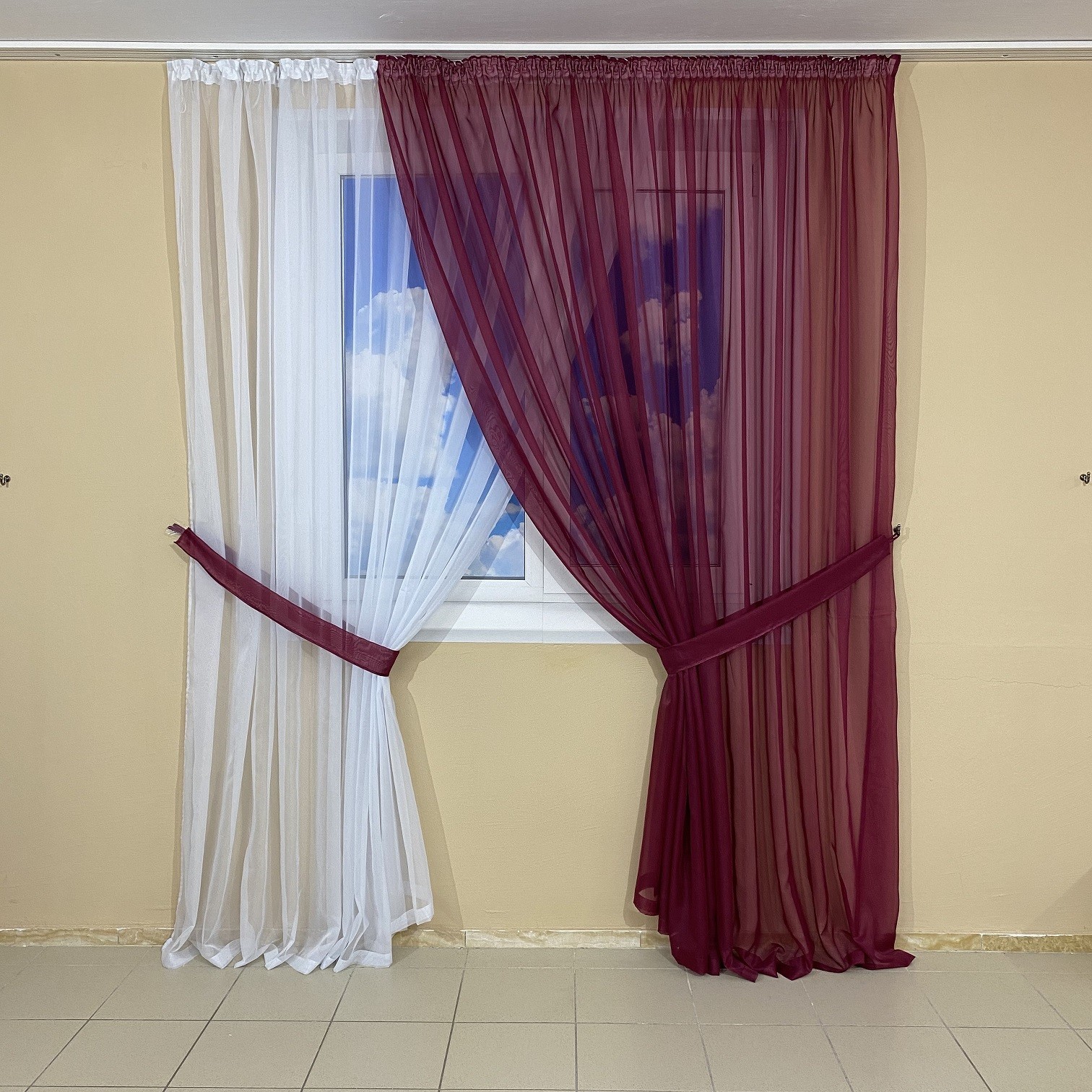 

Комплект шифоновых тюлей TG Home №425 2шт. 3*2,70м и подхваты бордо+белый
