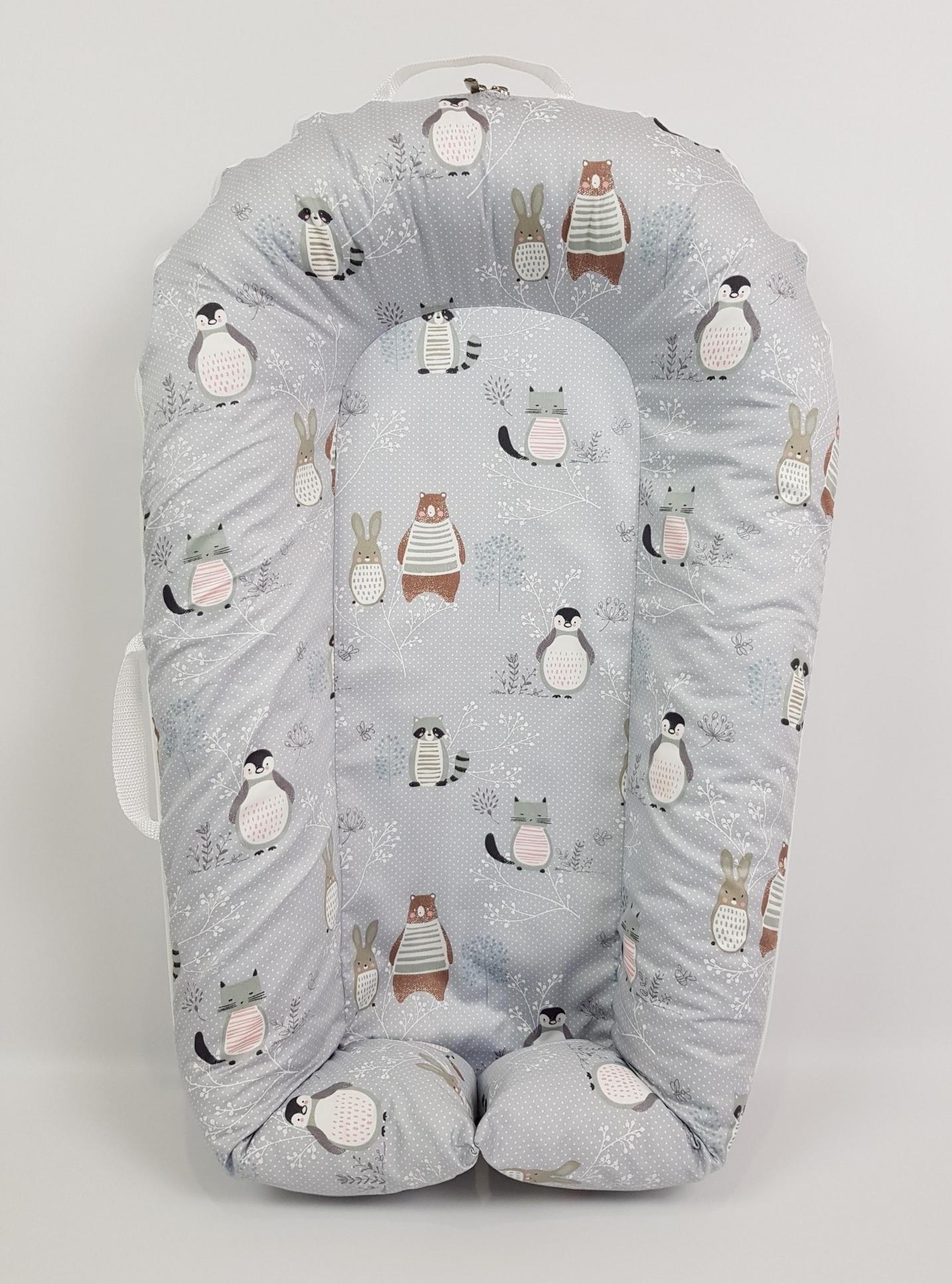 

Кокон-гнёздышко для новорожденного со съемным чехлом SD Studio Premium Пингвин и енот со зверями Серый