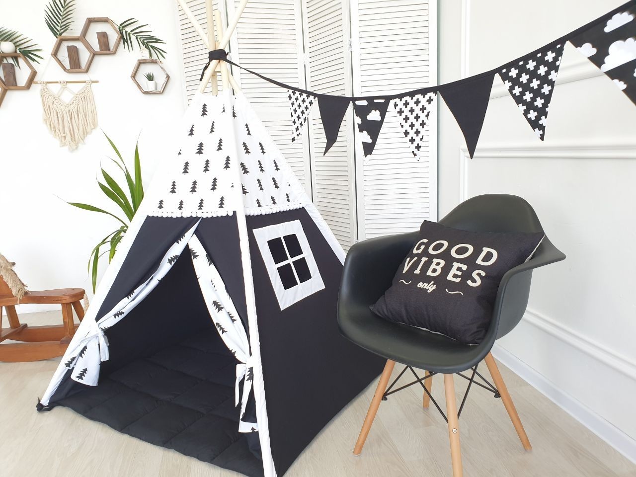 

Детская палатка - вигвам SD Studio Ёлочки на белом/черном