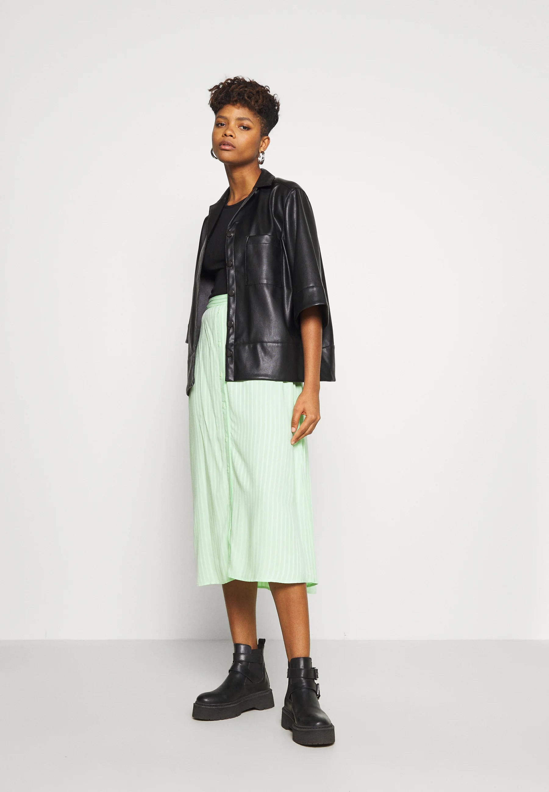

Юбка Moss Copenhagen LEONORE-HW-SKIRT-PISTACHIO-GREEN  салатовый, Юбка Moss Copenhagen LEONORE-HW-SKIRT-PISTACHIO-GREEN M салатовый