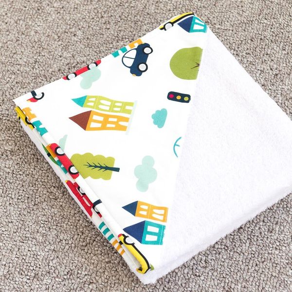 

Детское полотенце уголок Royal Dream Город 100х120 см Белый махра (ПУголок00008-3)