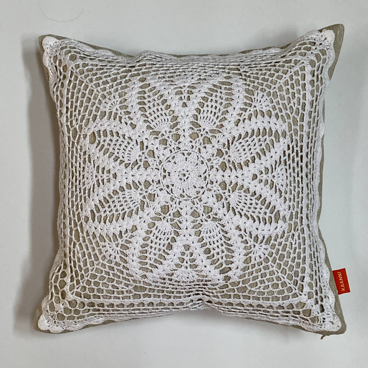 

Подушка Kaanni Кружевная мелодия 2 40х40 см 40x40 Белый