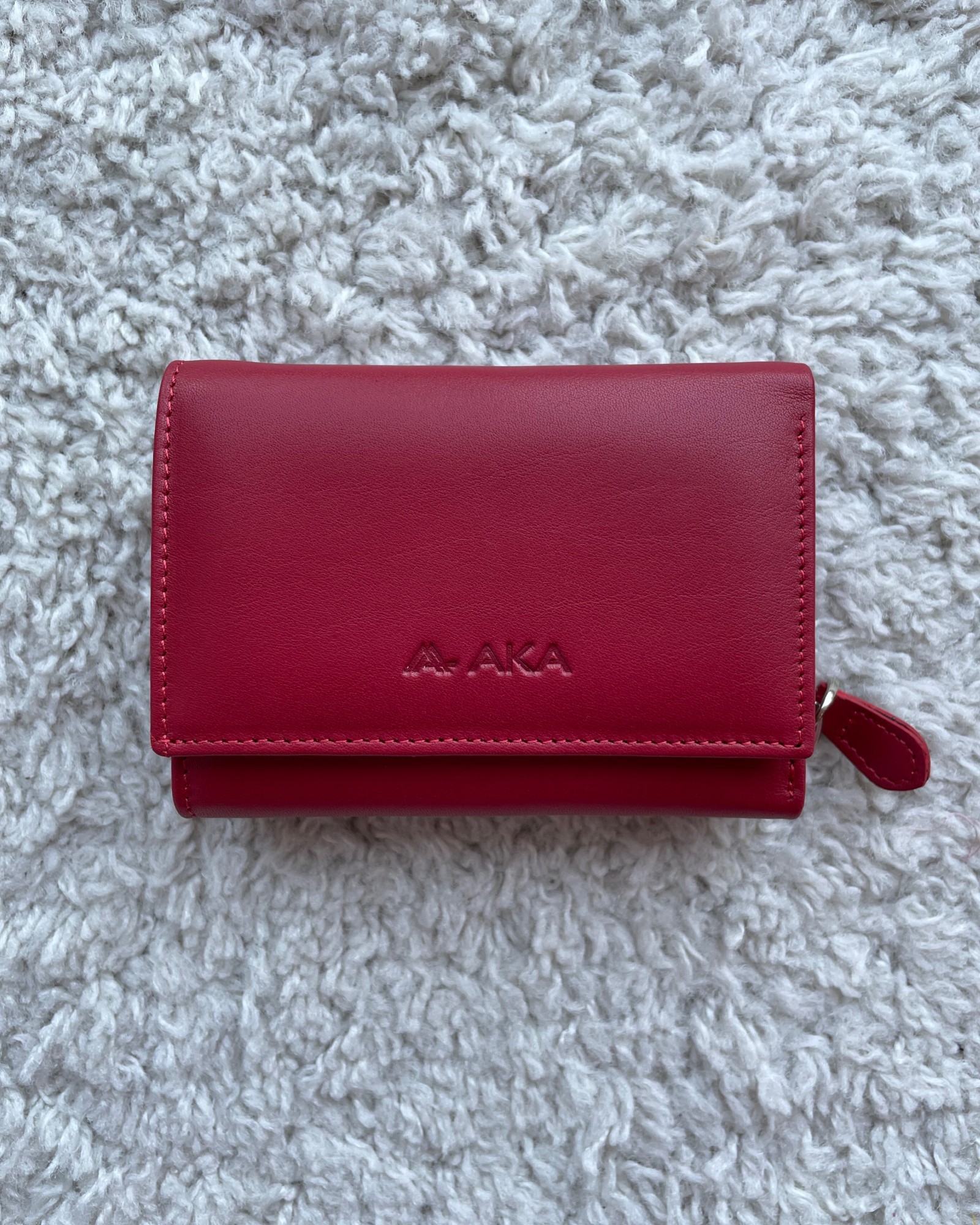 

Кошелёк женский кожаный 13 9 3 см. Magicbag Красный