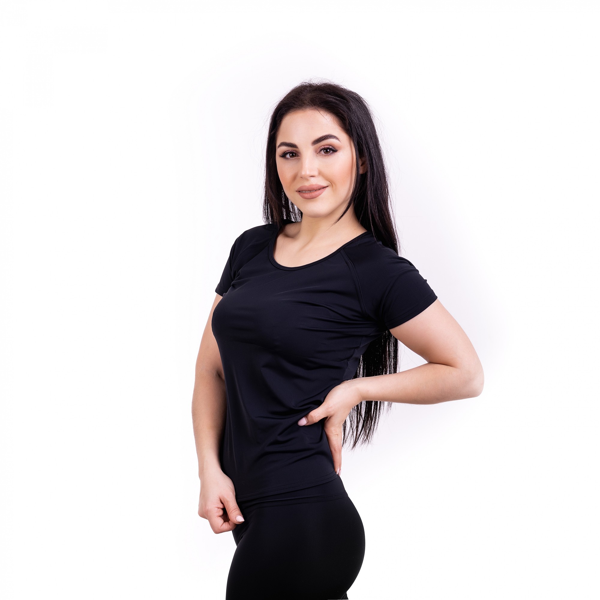 

Футболка FitU спортивная женская Reglan black черная M