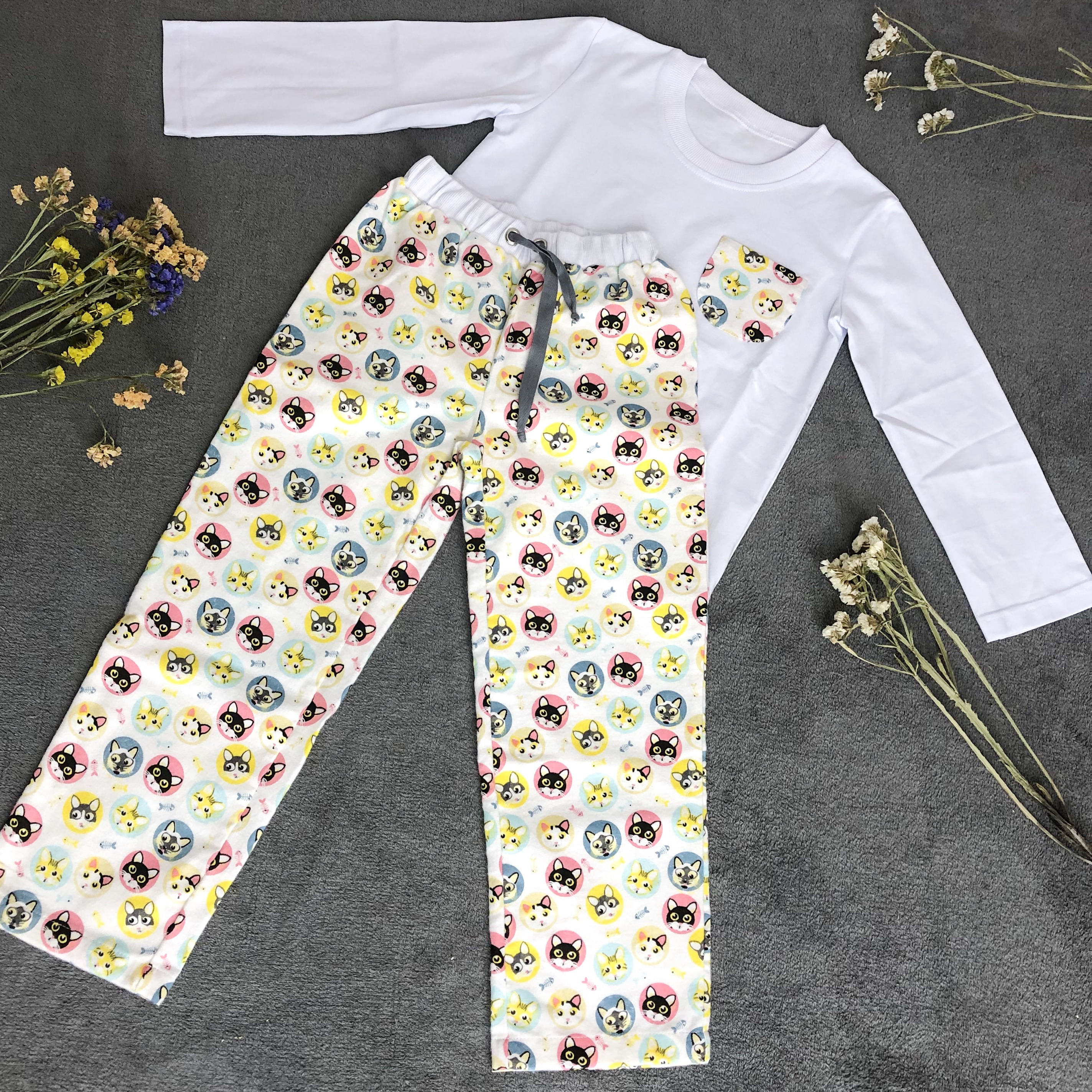 

Фланелевая пижама (кофта+брюки) Pijama po fanu 122 бежевая с котиками 111379