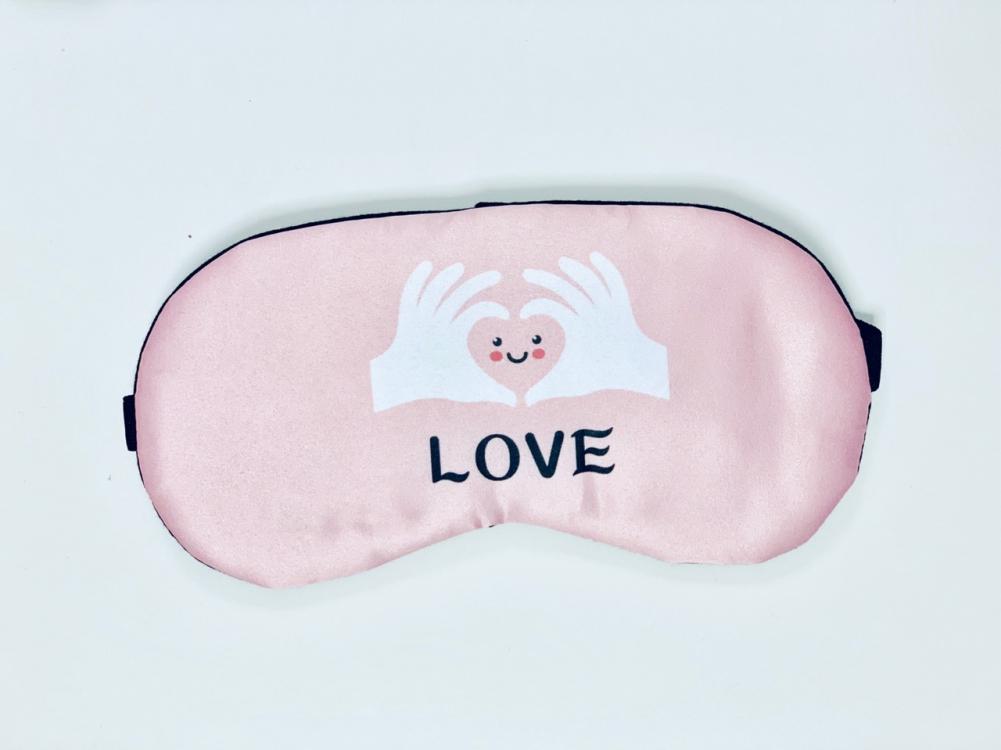 

Маска для сна Love
