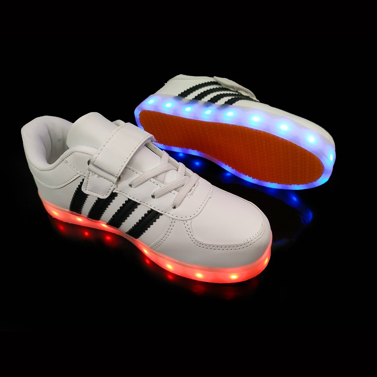

Кроссовки светящиеся детские White W80 д. 34 р.