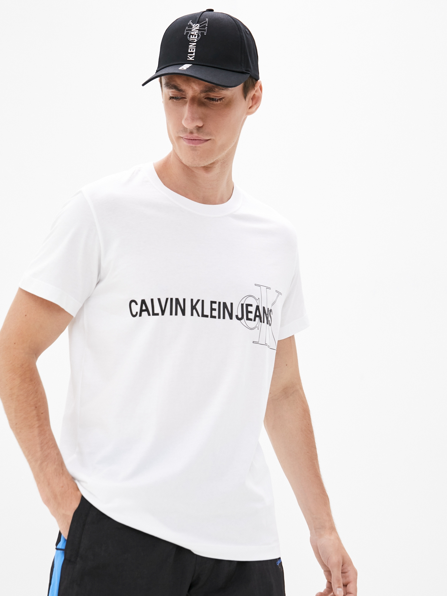 

Футболка Calvin Klein Jeans Instit Seasonal Graphic Tee J30J318208-YAF  Белая, Футболка Calvin Klein Jeans Instit Seasonal Graphic Tee J30J318208-YAF L Белая