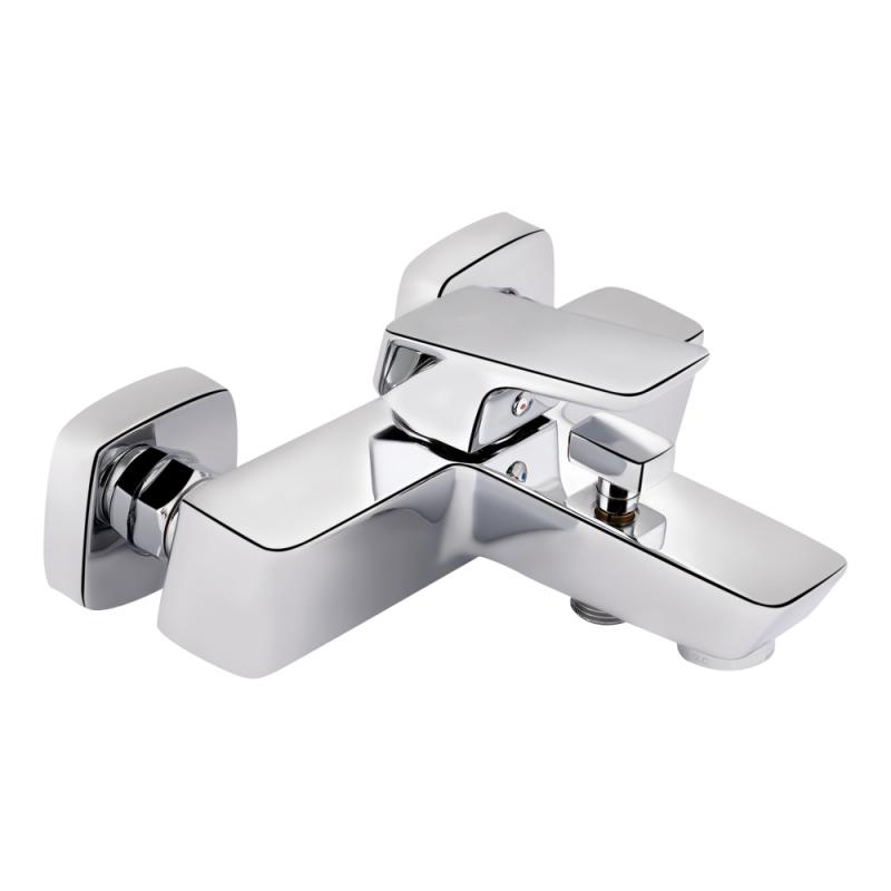 

Смеситель для ванны QT Náměstí 3025102DC с коротким изливом