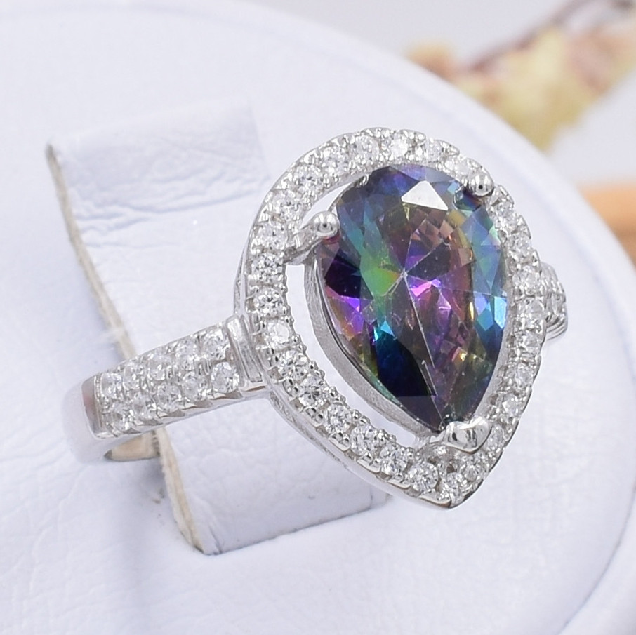 

Серебряное кольцо вставка фианит мистик 19