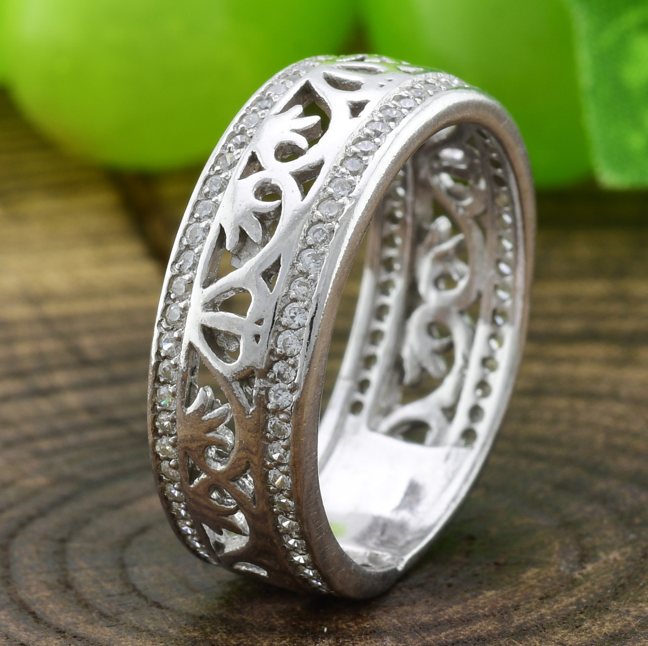 

Серебряное кольцо Украиночка вставка белые фианиты 15
