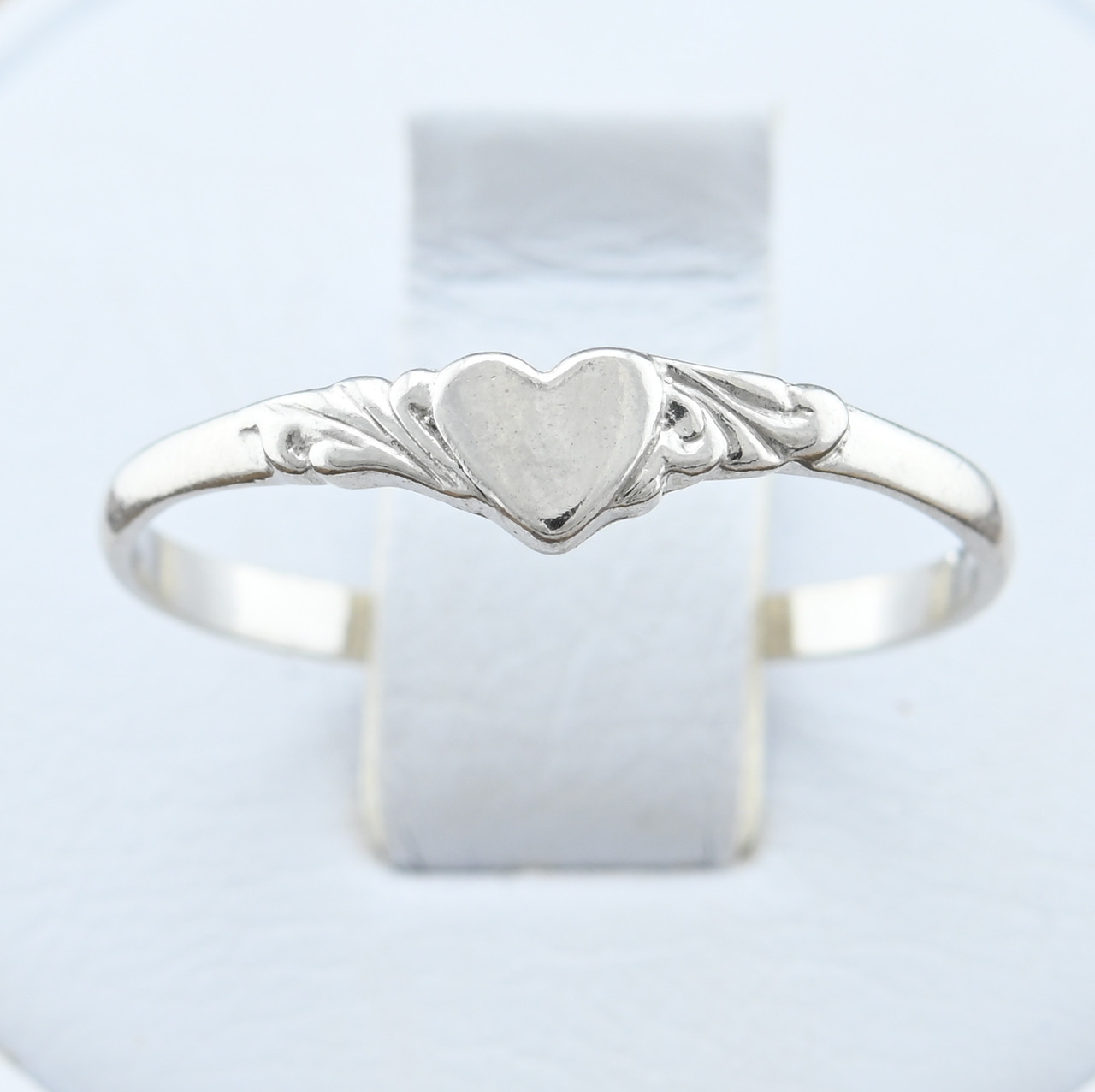 

Серебряное кольцо Признание 17