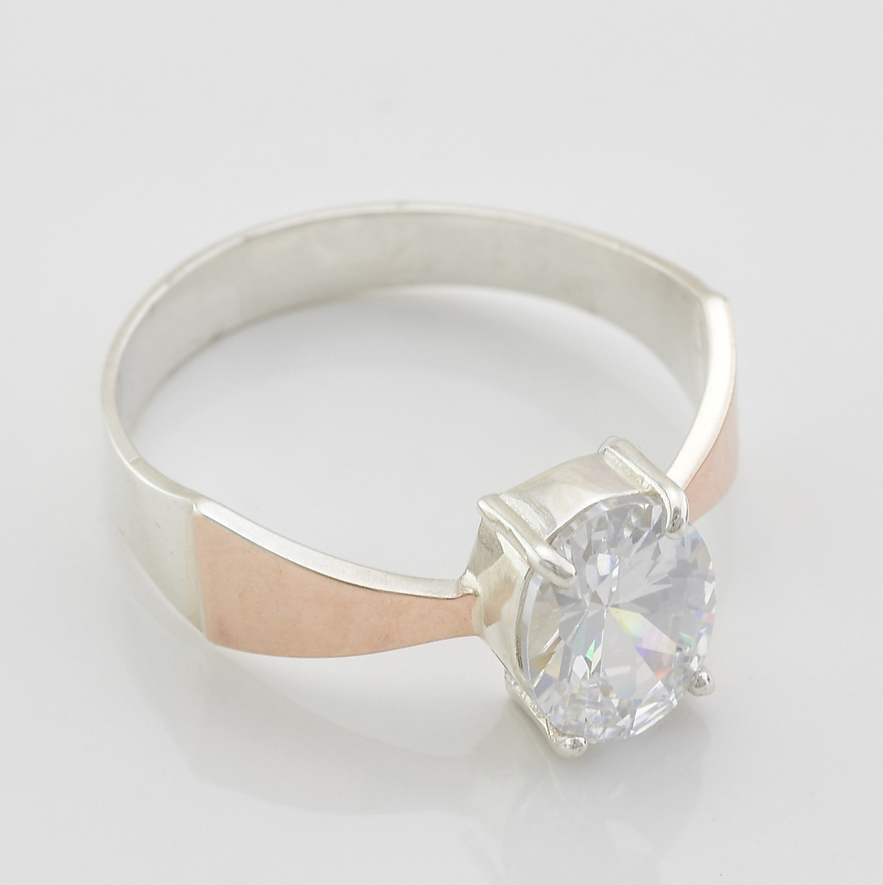 

Серебряное кольцо 1291 пк вставка белый фианит 20