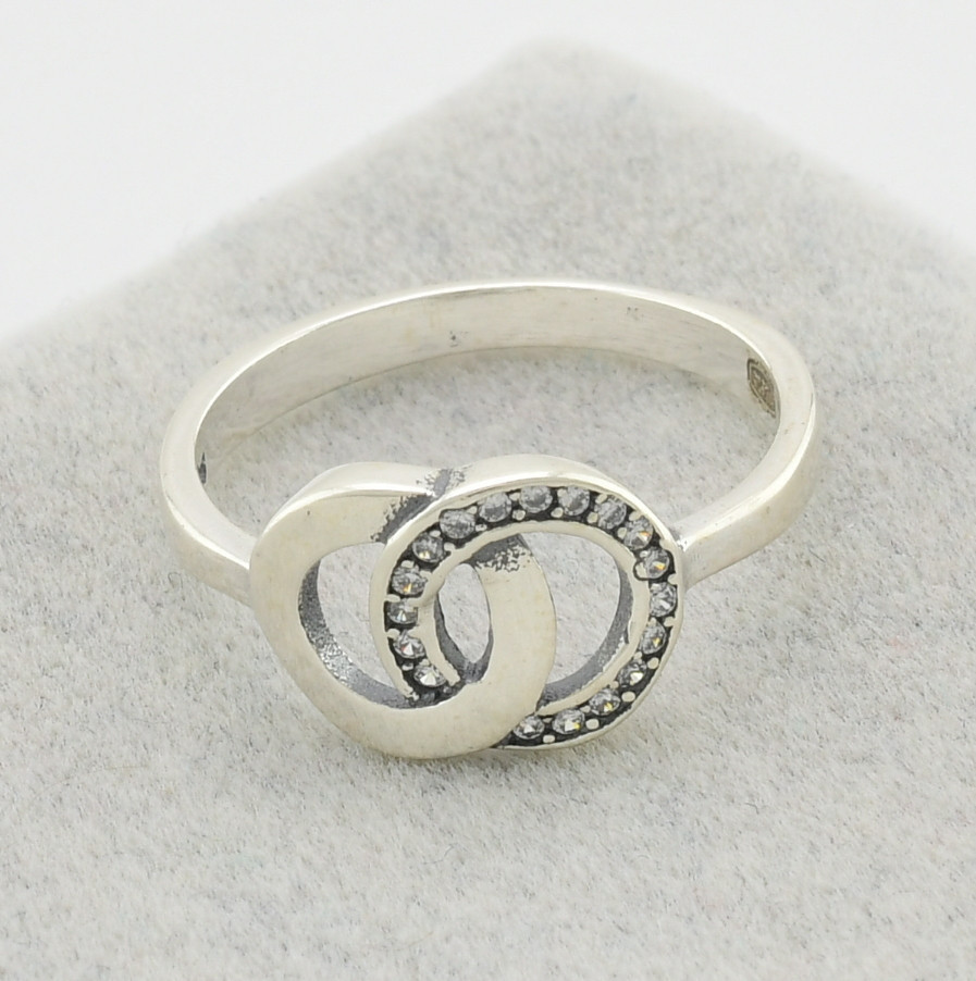 

Серебряное кольцо ТС510299 вставка белые фианиты 16.5