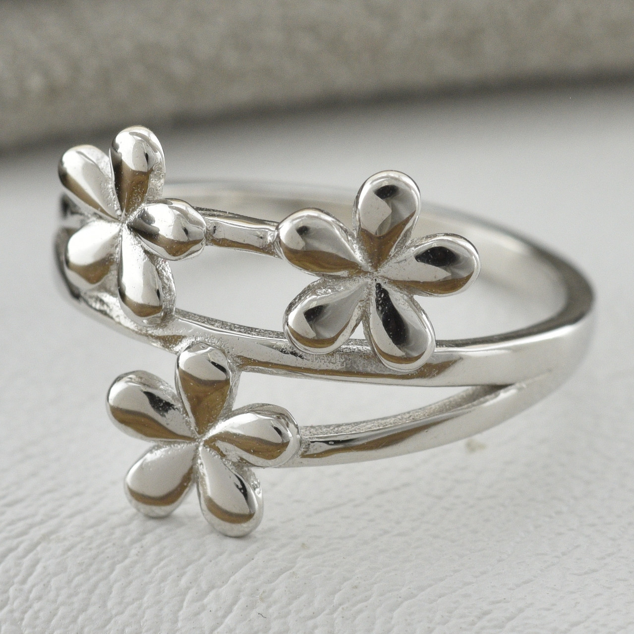 

Серебряное кольцо ТС510364 15.5