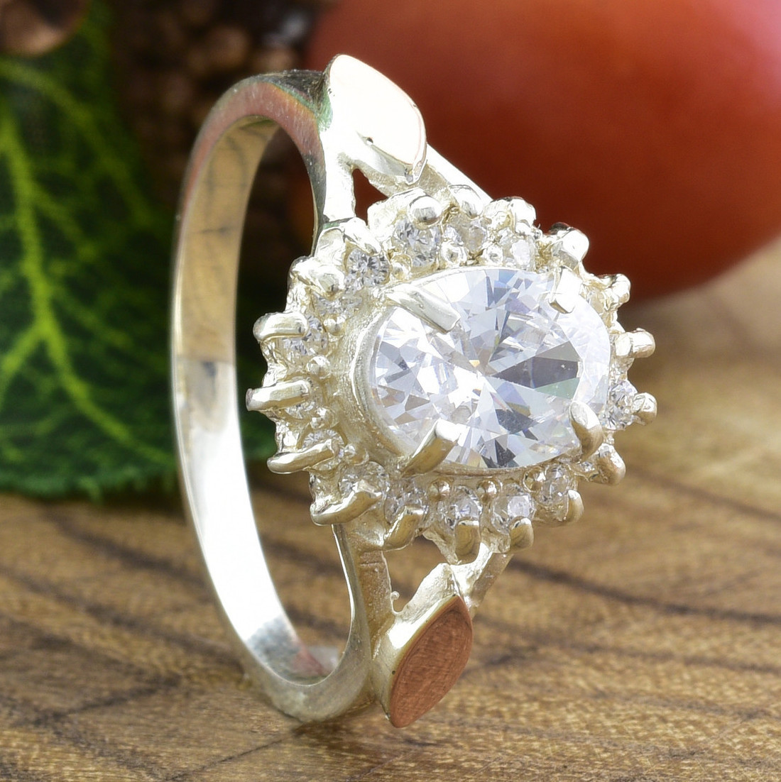 

Серебряное кольцо с золотом Асти вставка белые фианиты 16