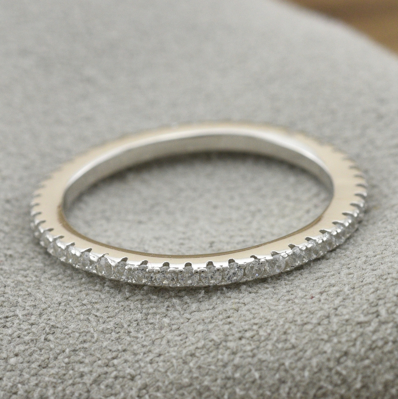 

Серебряное кольцо ТС510280б вставка белые фианиты 15.5