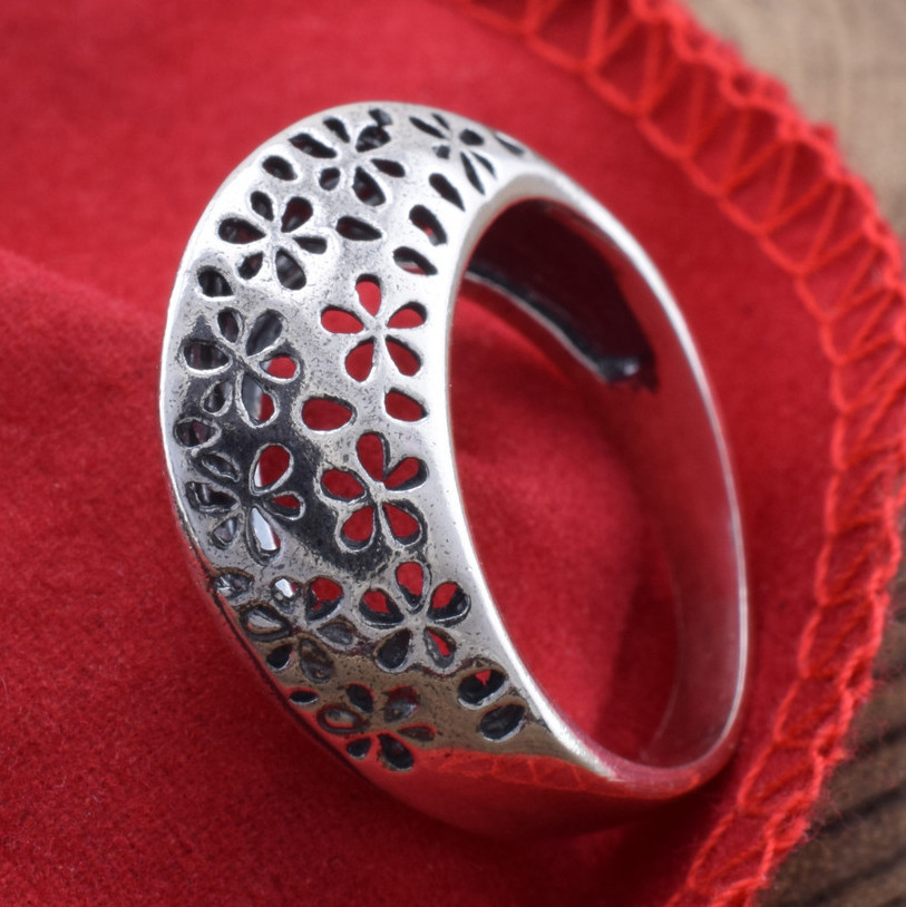 

Серебряное кольцо Сирень 19