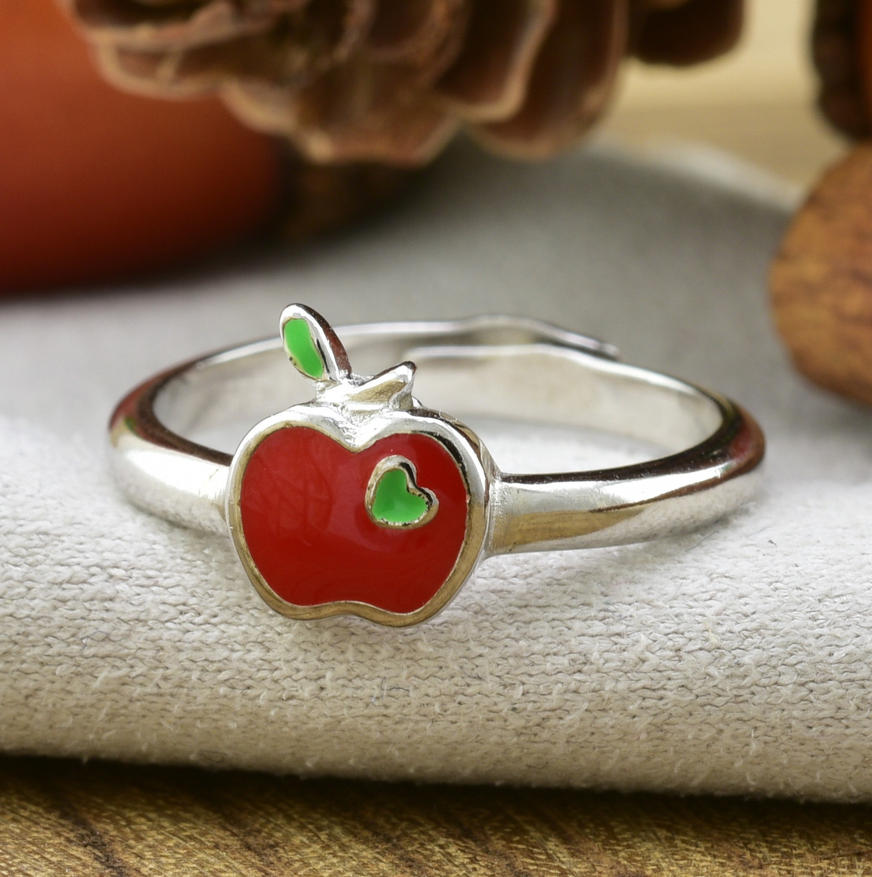 

Серебряное кольцо ТС9510025к вставка красная эмаль 14