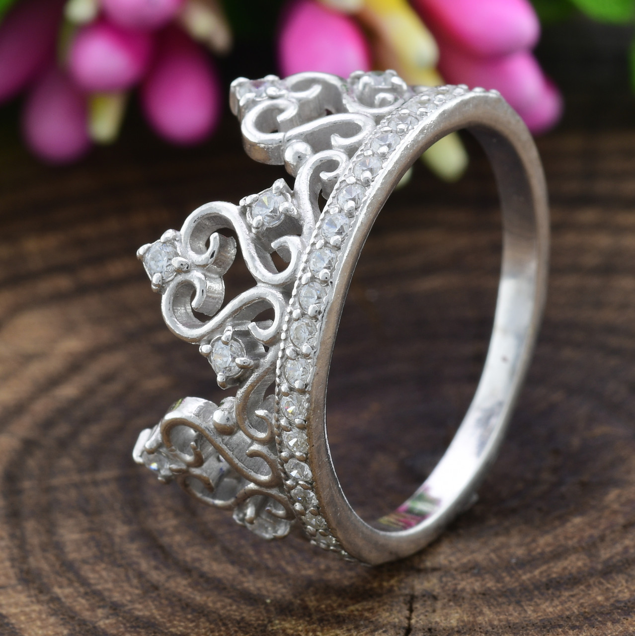 

Серебряное кольцо Корона вставка белые фианиты 17