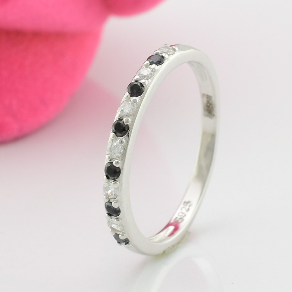 

Серебряное кольцо ТС510168 вставка черные фианиты 15.5