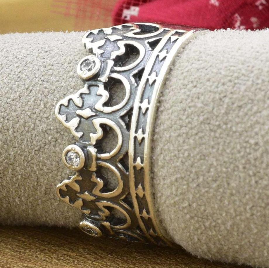 

Серебряное кольцо Королевское 19