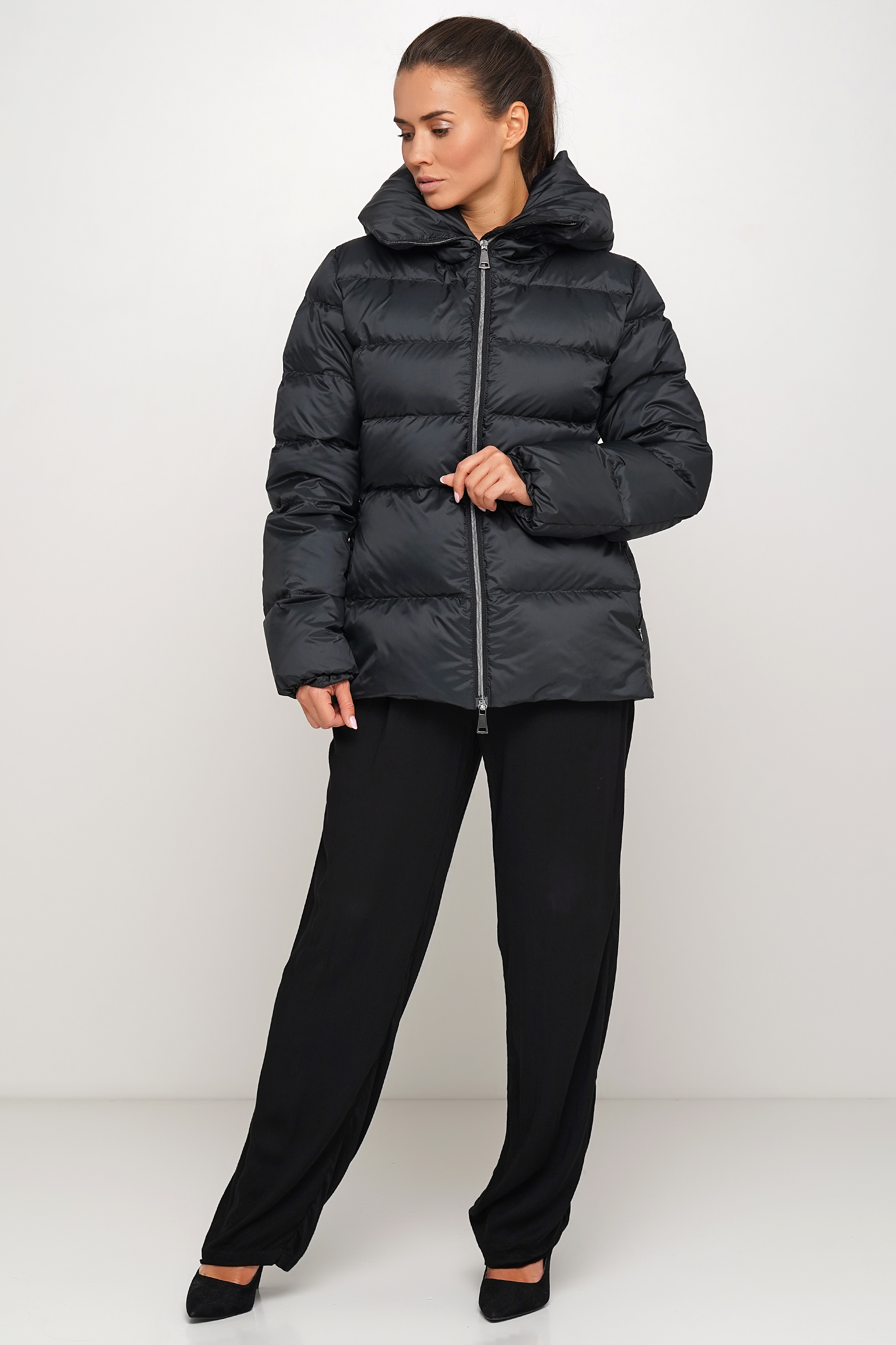 

Куртка женская пуховая Billeoni WJW06 а 46 Черный PIRATE BLACK