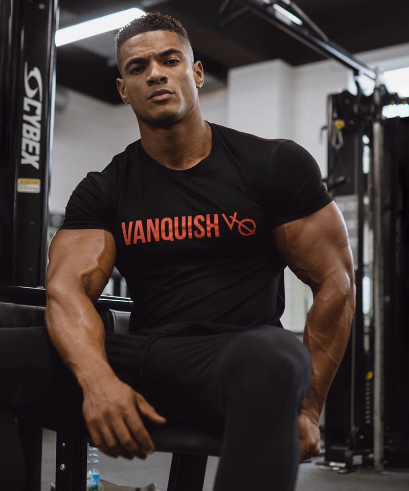 

Крутая черная футболка VQH 6613 XXL цвет черный