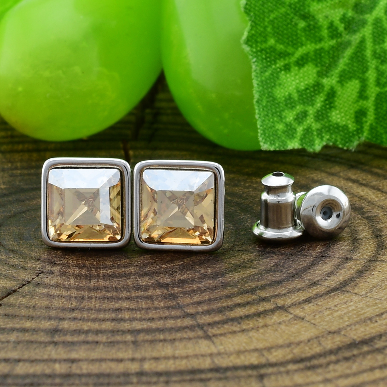 

Серьги Xuping с кристаллами Swarovski 21402 размер 7х7 мм цвет золота тень позолота Белое Золото