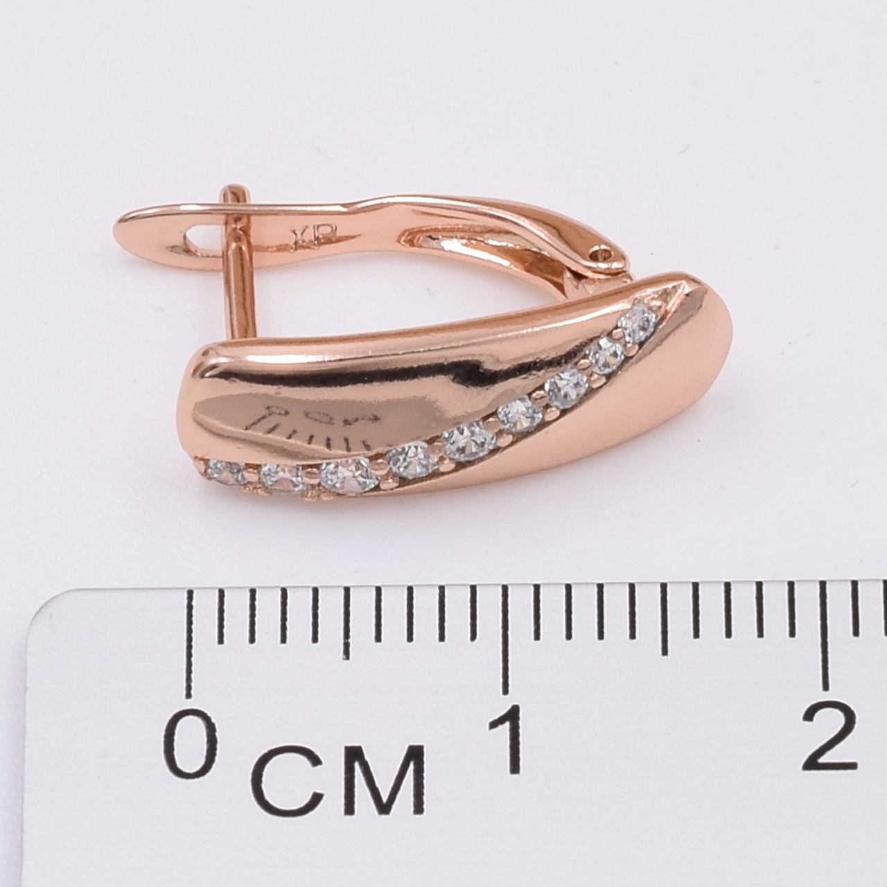 

Сережки Xuping 30463 розмір 18х5 мм вага 2.9 г білі фіаніти позолота РВ