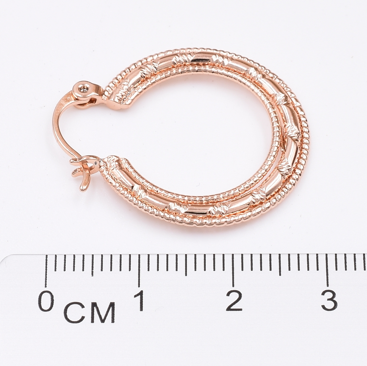 

Серьги Xuping 30712 размер 28х2 мм вес 4.7 г позолота РО