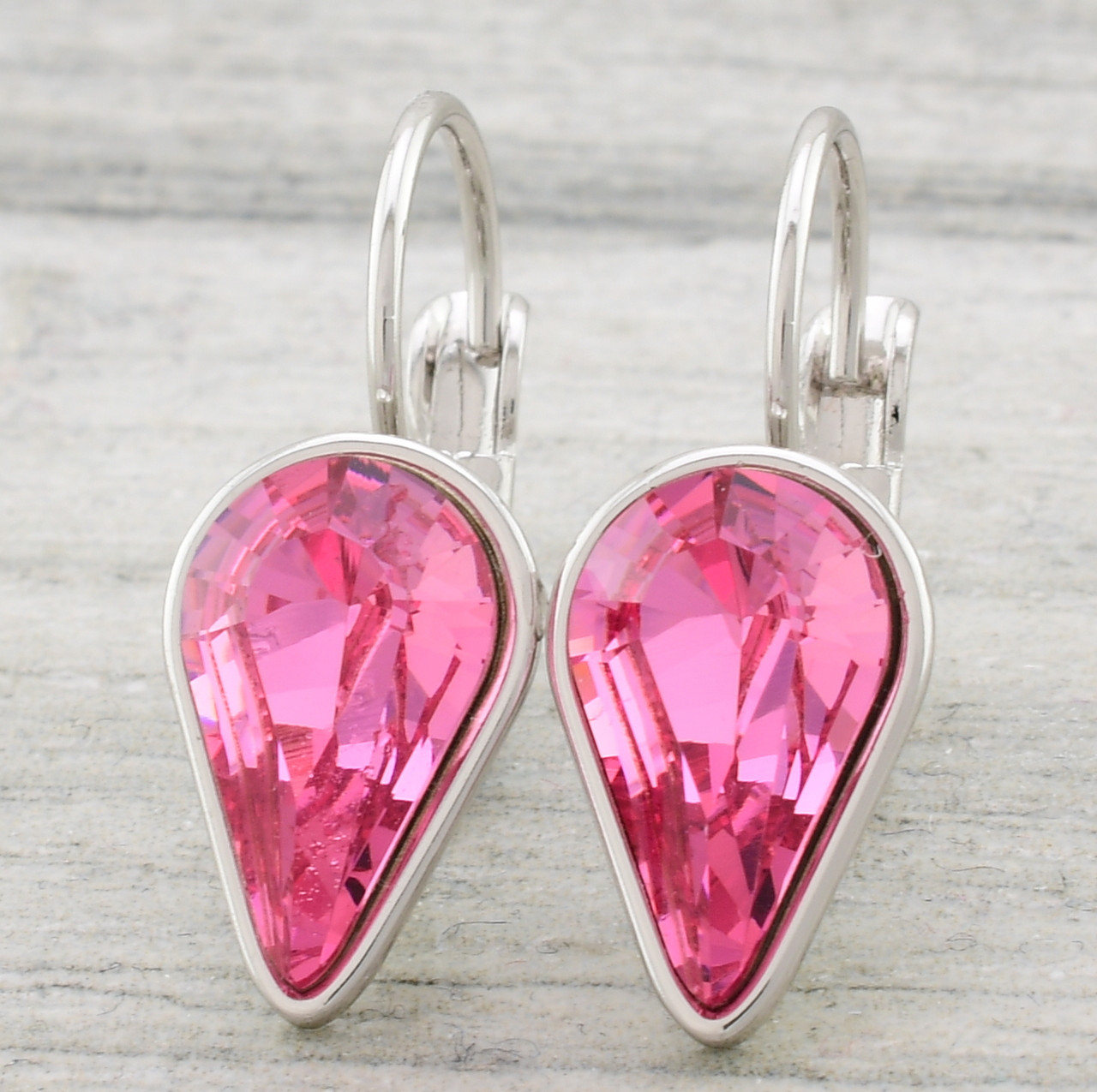 

Серьги Xuping с кристаллами Swarovski 83030БЗ размер 26х9 мм цвет розовый позолота Белое Золото