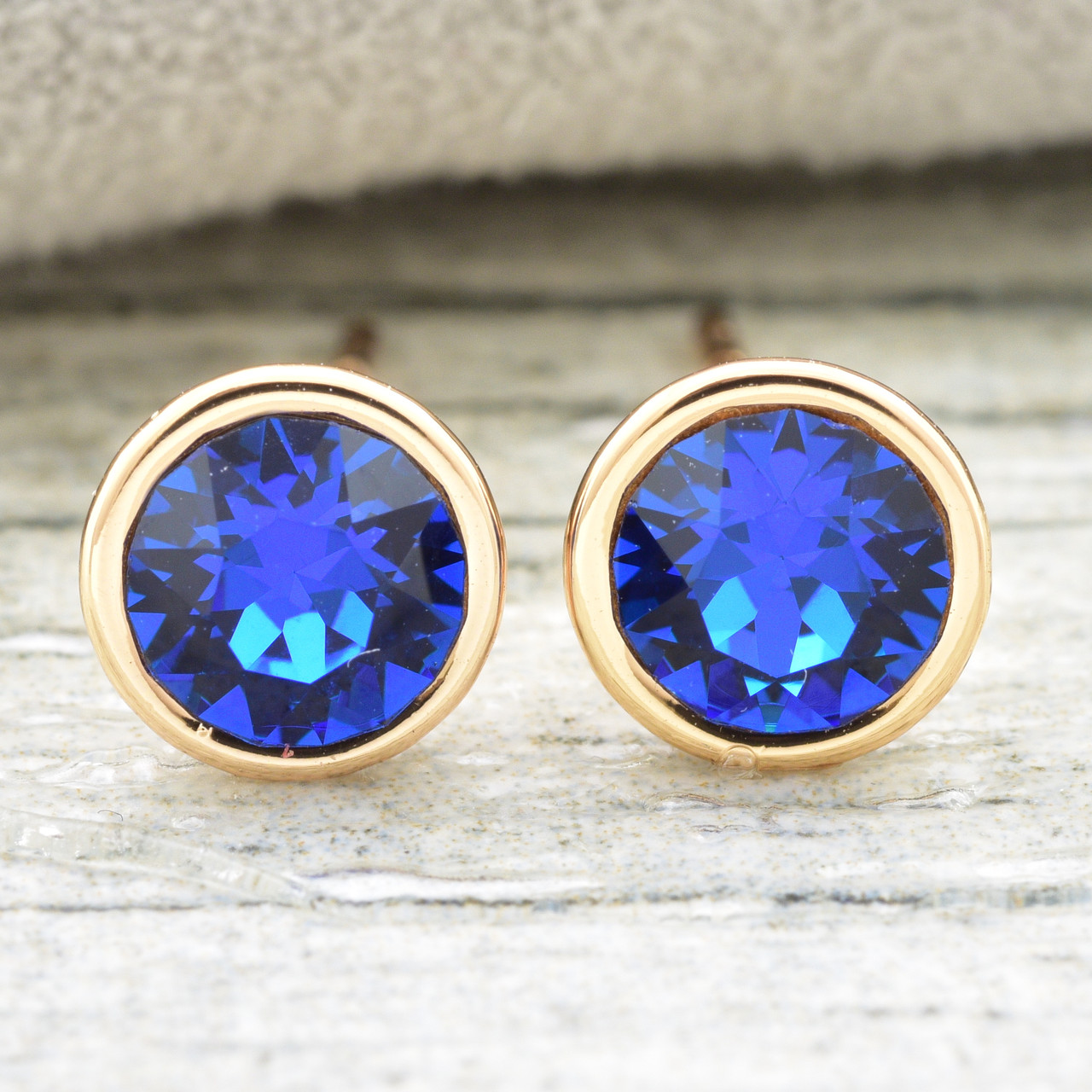 

Серьги Xuping с кристаллами Swarovski 83084 размер 6х6 мм цвет сапфир позолота 18К